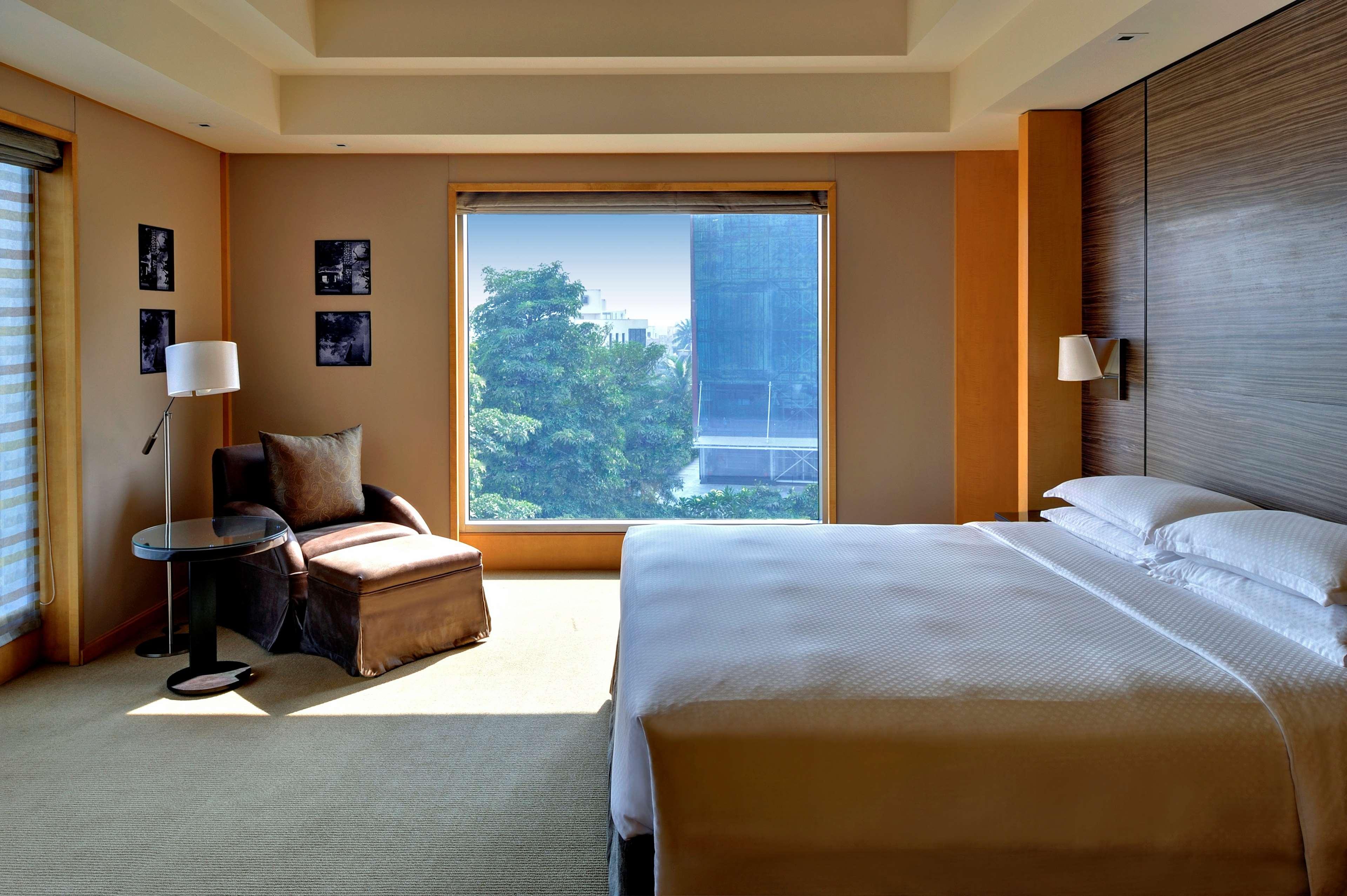 Grand Hyatt Mumbai Hotel And Residences Exterior foto Deluxe Room
